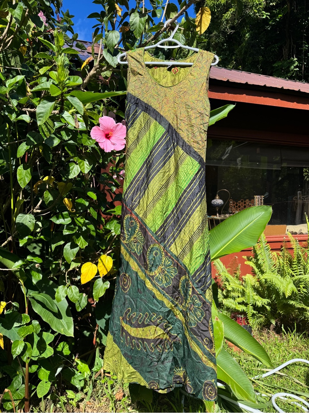 Green Patterned Sleeveless Maxi Dress - Women